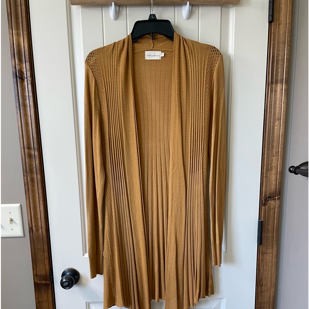 NWOT Dreamers lightweight sweater